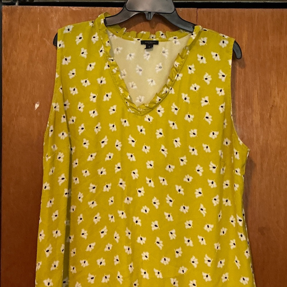 Ann Taylor Factory Sleeveless Blouse in Yellow Floral